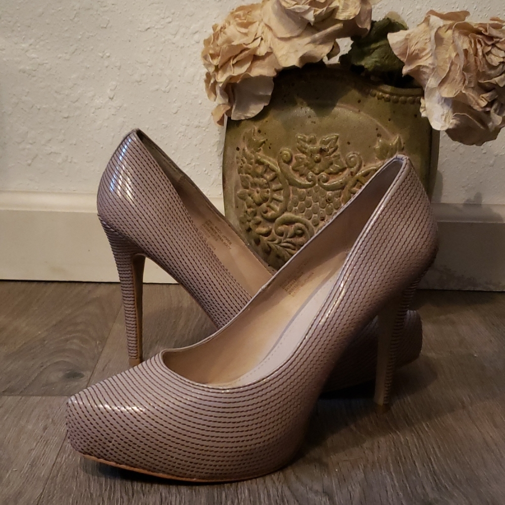 GORGEOUS Colin Stuart High Heels